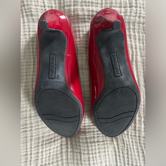 Red size 9 Comfort Plus closed toe high heels - Picture 5 of 6